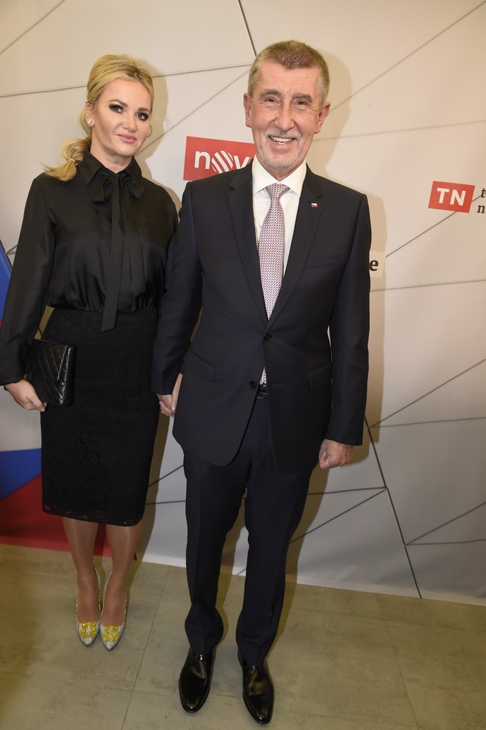FOTO: Andrej Babiš s manželkou Monikou. – stránka 450