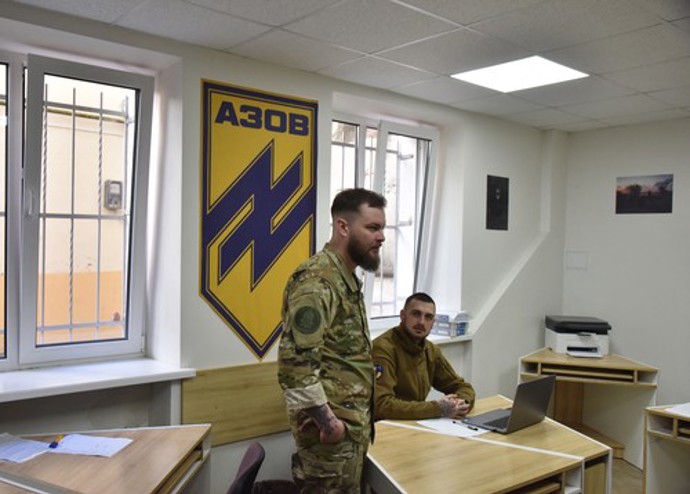 FOTO: Rekrutační středisko Azovu. – stránka 445