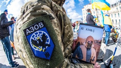 FOTO: Někteří stoupenci praporu Azov se netají nacionalistickými názory.
