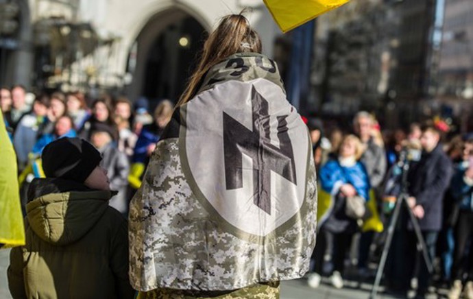FOTO: Prapor má však kontroverzní pověst. – stránka 446