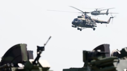 FOTO: Helikoptéry Mi-8 prý byly vybaveny systémem pro elektronický boj.