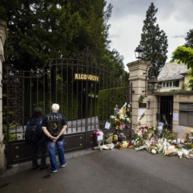 Luxusní vila zpěvačky Tiny Turner ve městě Kuesnacht ve Švýcarsku. 