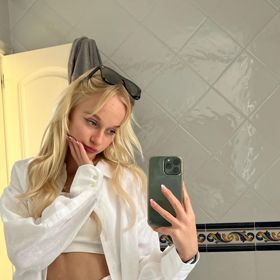 Třináctiletá dcera Zuzany Salma Hájek.