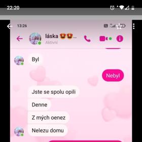 Petra konverzaci zapomněla odstranit z koše.