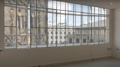 FOTO: Výhled má na Prašnou bránu.