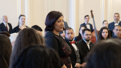 FOTO: Petr Pavel s manželkou Evou přivítali na Hradě romské děti.