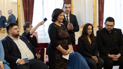 FOTO: Petr Pavel s manželkou Evou přivítali na Hradě romské děti.