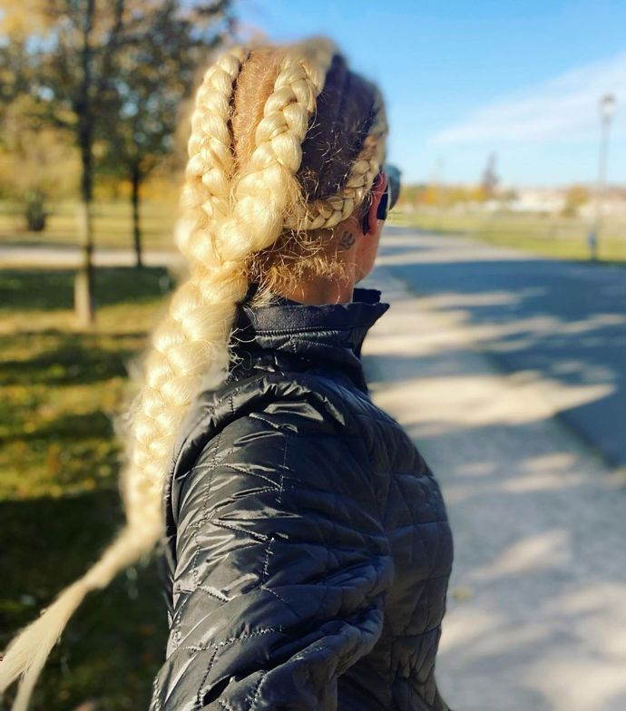 FOTO: Simona se pochlubila účesem ze všech stran. – stránka 770