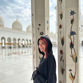 Dara Rolins na Velikonoce navštívila mešitu.