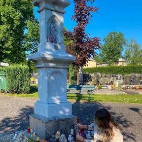 Modelka Natálie Kočendová zapálila svíčku za syna, o toho přišla v 6. měsíci těhotenství.