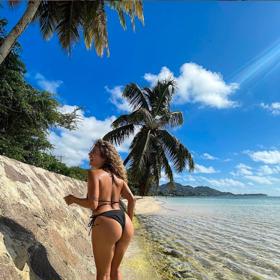 Její Instagram je zaměřený hlavně na lifestyle a fitness.