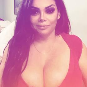 Bez plastik propadá depresím.