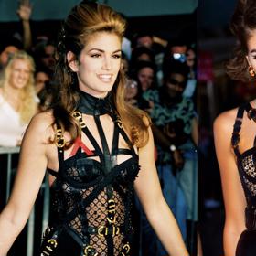 Cindy Crawford a její dcera Kaia Gerber mají na sobě téměř identický kostým od Versaceho.