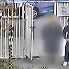 Policie pátrá po muži, který znásilnil ženu v Praze.