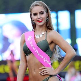 Xénia byla jednou z finalistek Miss Universe Slovakia 2018.