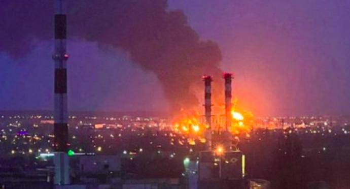 FOTO: Ukrajinci zaútočili na sklad nafty v blízkosti města Bělgorod. – stránka 1217