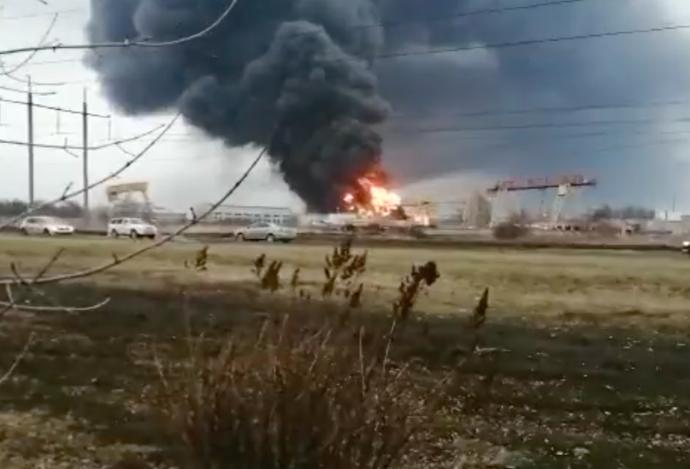 FOTO: Ukrajinci zaútočili na sklad nafty v blízkosti města Bělgorod. – stránka 1214