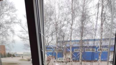 FOTO: Ukrajinci zaútočili na sklad nafty v blízkosti města Bělgorod.