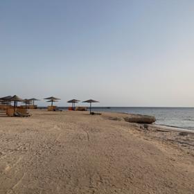 Port Ghalib nabízí dlouhé písečné pláže s přechodem do korálových útesů. 