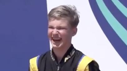 FOTO: RUský závodník ukázal nacistické gesto a následně se začal smát.