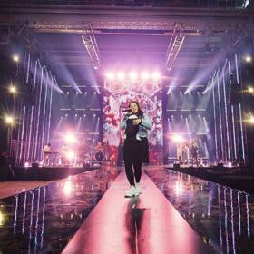 Ewa Farna na zkoušce cen Anděl.