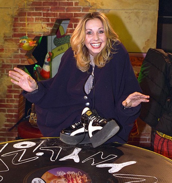 FOTO: Tereza Pergnerová jako moderátorka hudební hitparády Eso. – stránka 155