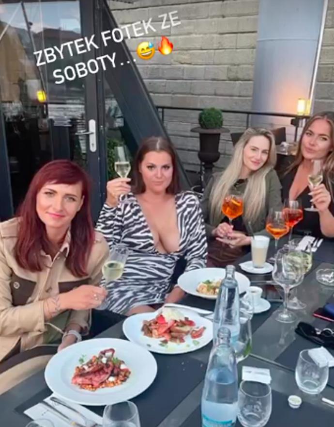 FOTO: Ornella si užila pořádnou dámskou jízdu. – stránka 630
