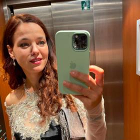 Takhle vyrazila Lili na zahájení. 