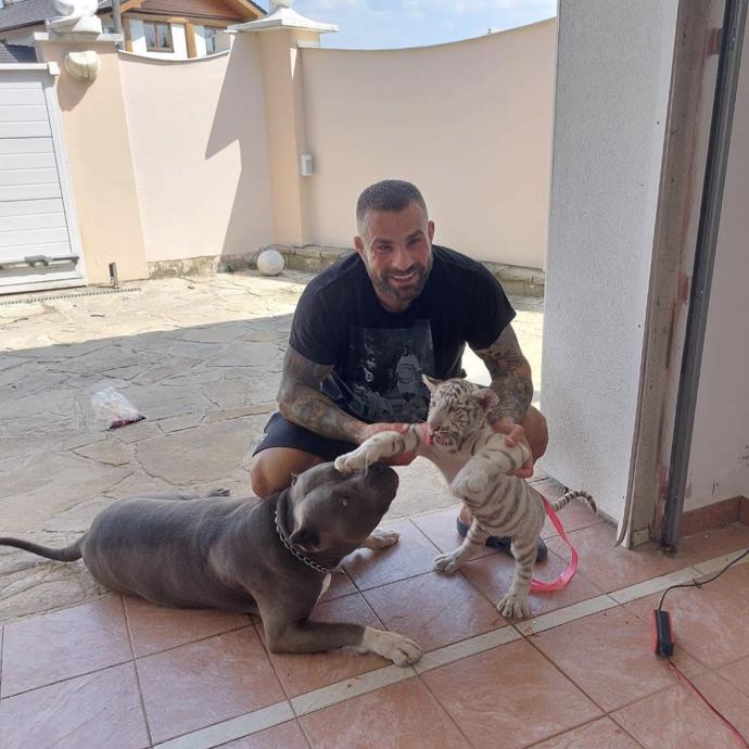 FOTO: Karlos Vémola miluje zvířata. – stránka 1845