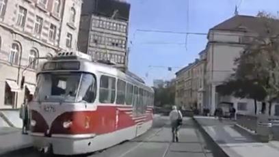 FOTO: Agresivní chodec v centru Prahy.