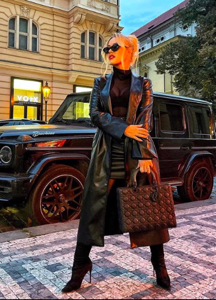 FOTO: Nejhlubší výstřihy Dominiky Myslivcové – stránka 442