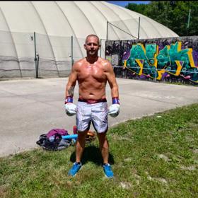 Ilja se do ostrého zápasu chystá po více než pěti letech. 