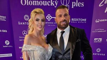 FOTO: Lela Ceterová a Karlos Vémola vyrazili na  Olomoucký ples.