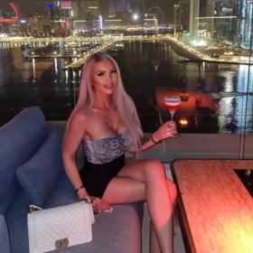 Takhle se Lela oblékala ještě před pár měsíci. 