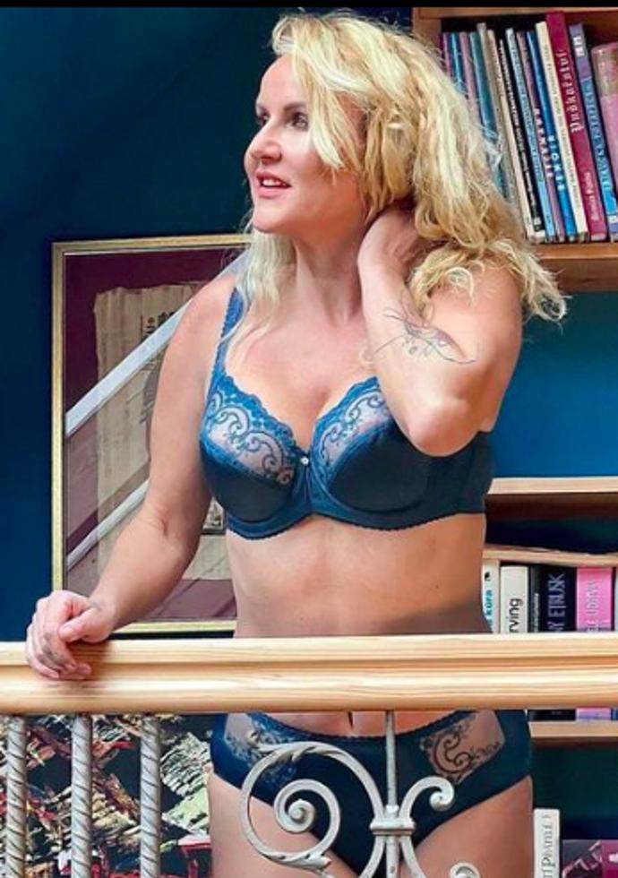 FOTO: Pizingerová ráda ukazuje svou postavu. – stránka 208