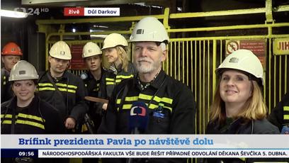 FOTO: Mluvčí s sebou do dolu vzal i mluvčí Markétu Řehákovou.