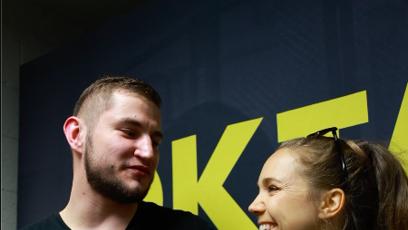 FOTO: Lucie Vondráčková s MMA zápasníkem Zdeňkem Polívkou.