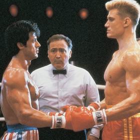 Herec Dolph Lundgren hrál ve filmu Rocky.