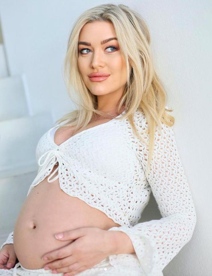FOTO: Influencerka Dominika Myslivcová nafotila dechberoucí snímky s těhotenským bříškem. – stránka 461