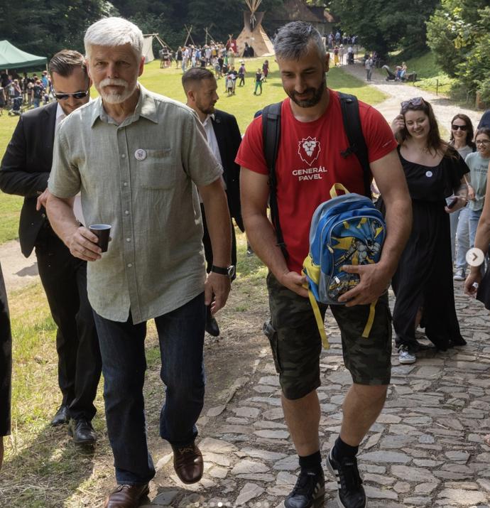 FOTO: Petr Pavel si den užil. – stránka 2662