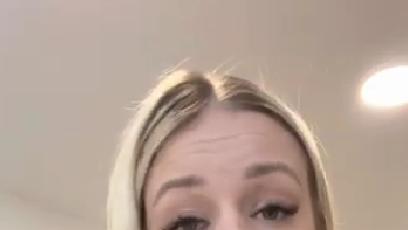 FOTO: Tereza Hlůšková se zpovídá ve svém dalším videu.