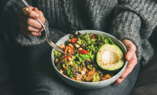 Tři znamení zvěrokruhu, která si nejlépe uvaří sama a raději než luxusní restauraci zvolí domov