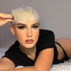 Přiznává, že je vždy sám sebou. Někdy má ovšem problém udržet tajemství.