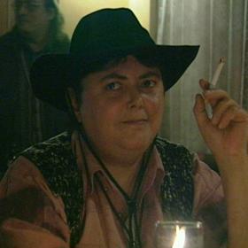 Marcela z dokumentu Manželské etudy. Nyní žije se svým psem.