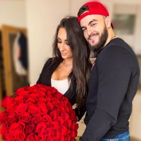 Oliver se svou budoucí manželkou.