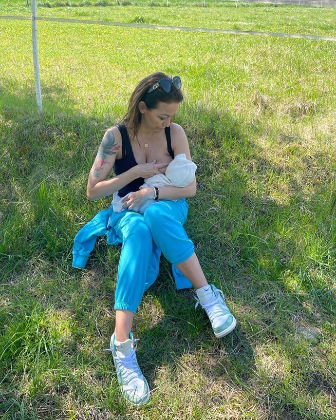 FOTO: Agáta nakojila svou dcerku v přírodě. – stránka 2591