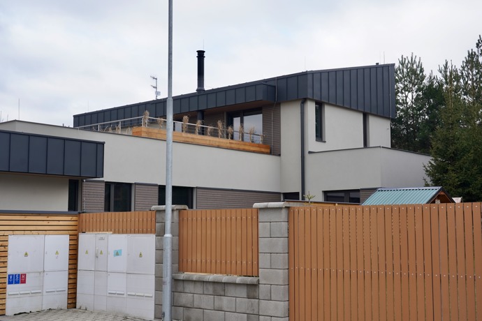 FOTO: Dům má podle odborníků plochu 250-300 metrů čtverečních – stránka 41