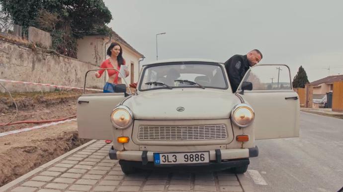 FOTO: Vémola se nejdříve divil, co mu to přijelo. – stránka 1834