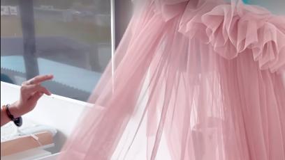 FOTO: Malá Rozárka a její růžové království