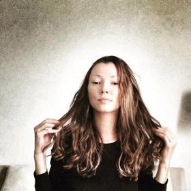 Helena Zeťová nezměnila jen prostředí, ale také barvu vlasů. 